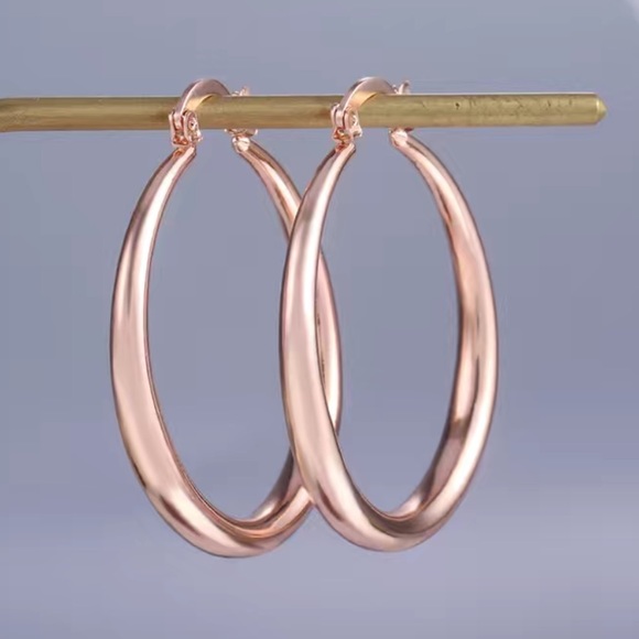 Jewelry - NWT 18 KT GOLD PLATED ROSE GOLD HOOPS HOOP EARRINGS LIGHTWEIGHT TRENDY GIFT